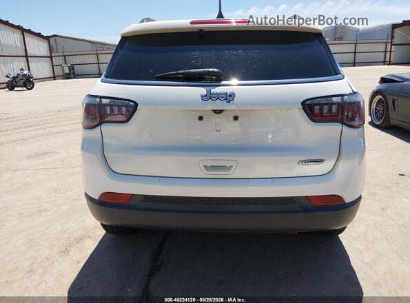3C4NJCBB7JT226978 2018 JEEP COMPASS White 