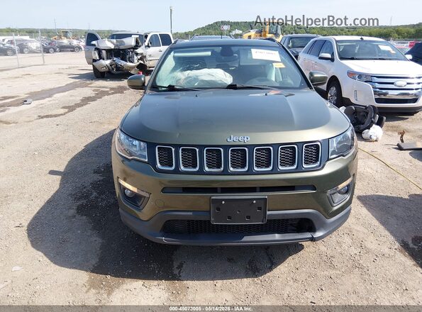 3C4NJCBB7JT267952 2018 JEEP COMPASS Green Instrument cluster view