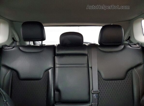 3C4NJCBB7JT503225 2018 JEEP COMPASS Gray Vista de los asientos traseros