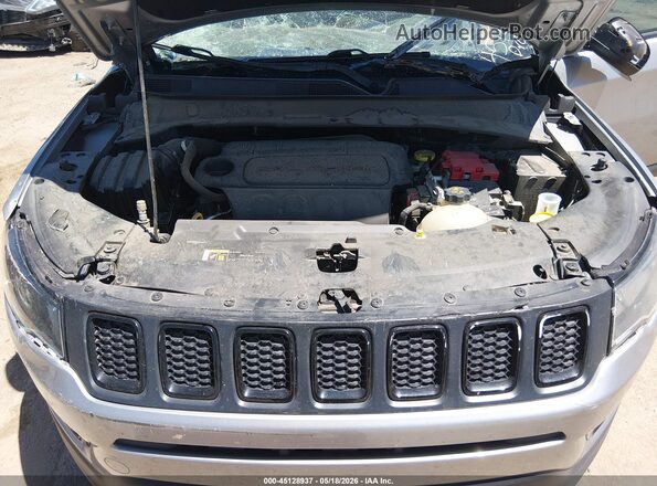 3C4NJCBB7LT257425 2020 JEEP COMPASS Gray უკანა ხედი