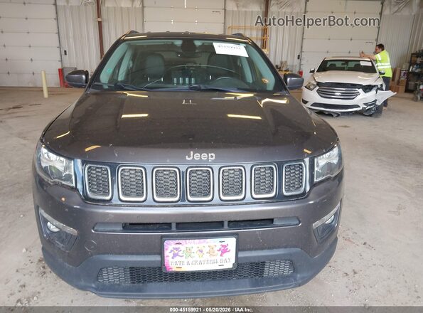 3C4NJCBB9JT105661 2018 JEEP COMPASS Серый Вид щитка приборов