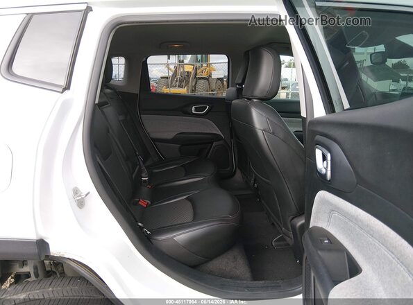 3C4NJCBB9NT120215 2022 JEEP COMPASS White Vista de la etiqueta del VIN
