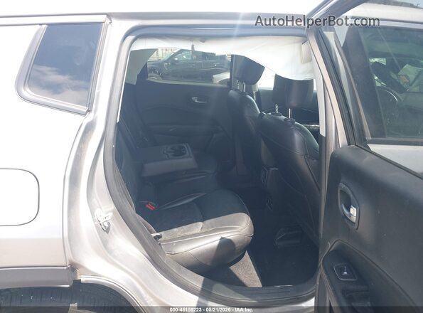 3C4NJCCB0KT662555 2019 JEEP COMPASS Серебряный Вид наклейки с VIN-кодом