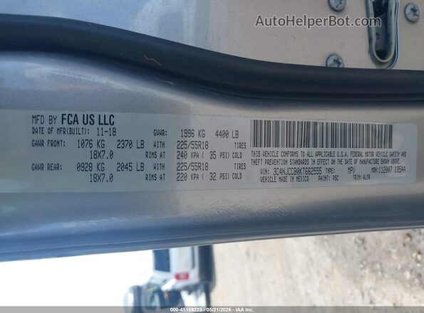 3C4NJCCB0KT662555 2019 JEEP COMPASS Серебряный Вид подкапотного пространства