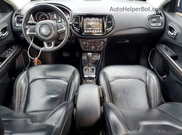 3C4NJCCB1KT659941 2019 JEEP COMPASS Серый Вид панели приборов