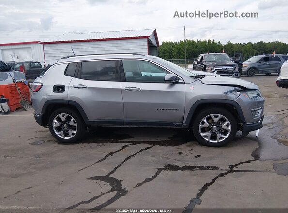 3C4NJCCB1KT679784 2019 JEEP COMPASS Gray Rear interior view
