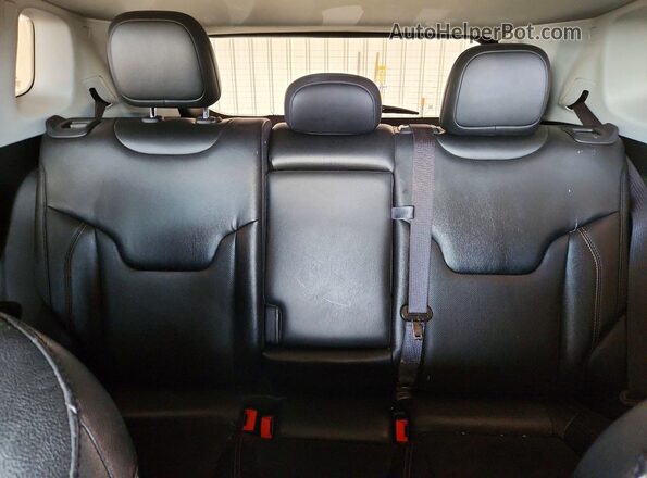 3C4NJCCB1MT528379 2021 JEEP COMPASS Gray Vista de los asientos traseros