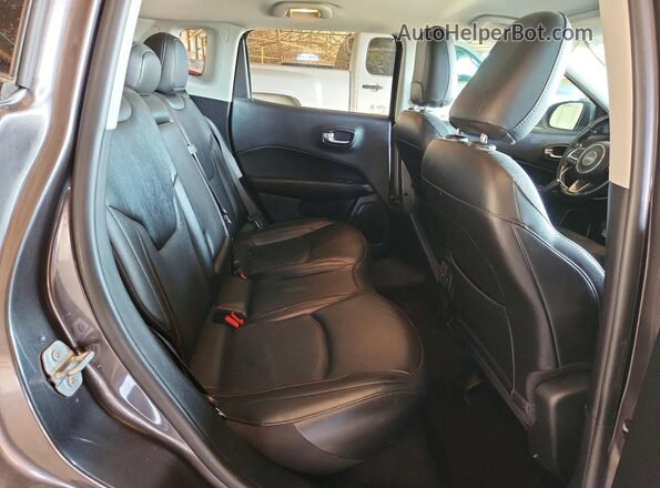 3C4NJCCB1MT528379 2021 JEEP COMPASS Gray Vista interior trasera