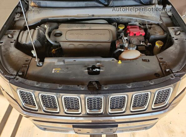 3C4NJCCB1MT528379 2021 JEEP COMPASS Gray Vista del compartimento del motor