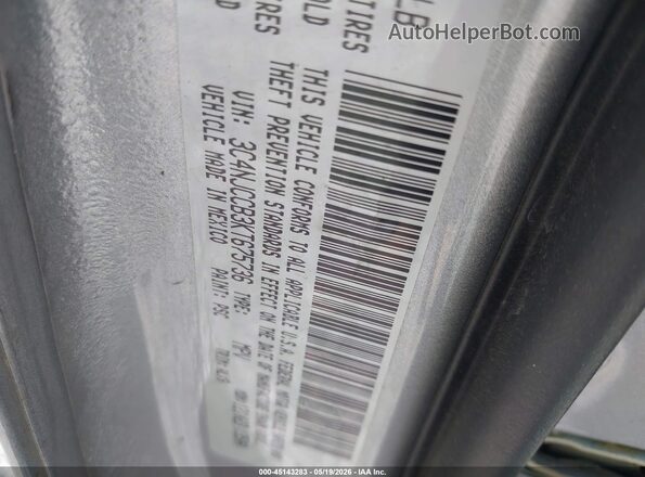 3C4NJCCB3KT675736 2019 JEEP COMPASS Silver ძრავის განყოფილების ხედი