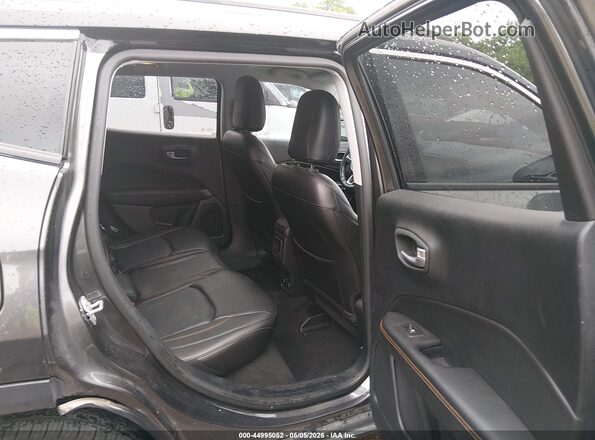 3C4NJCCB9JT123933 2018 JEEP COMPASS Серый Вид наклейки с VIN-кодом