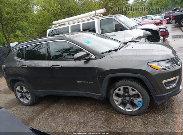3C4NJCCB9JT123933 2018 JEEP COMPASS Серый Вид задней части салона