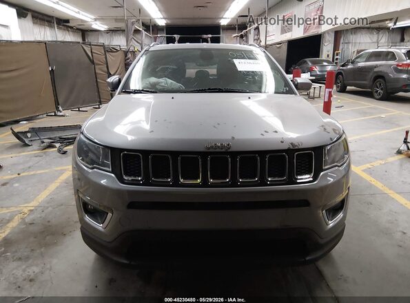 3C4NJCCB9KT772620 2019 JEEP COMPASS Gray ხელსაწყოთა პანელის ხედი
