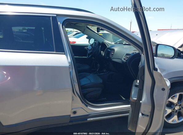 3C4NJCCBXLT122597 2020 JEEP COMPASS Silver Vista interior delantera