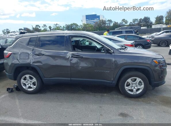 3C4NJDAB5NT220349 2022 JEEP COMPASS Gray Widok wnętrza z tyłu