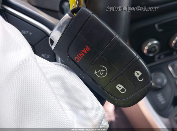 3C4NJDAB6HT642375 2017 JEEP NEW COMPASS Зеленый Вид панели приборов