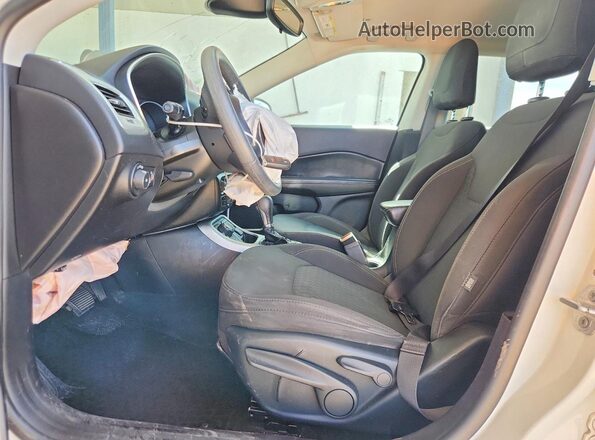3C4NJDAB6KT807087 2019 JEEP COMPASS Белый Вид салона спереди
