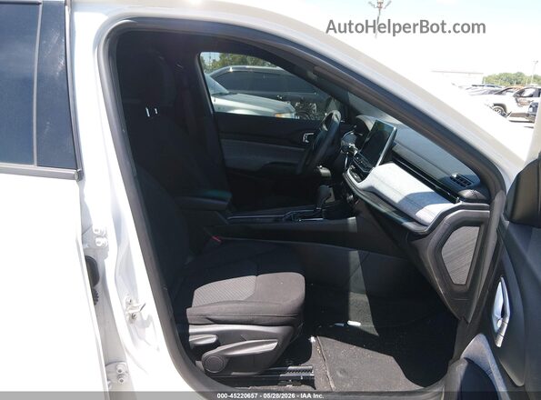 3C4NJDAN8RT133707 2024 JEEP COMPASS White Widok wnętrza z przodu