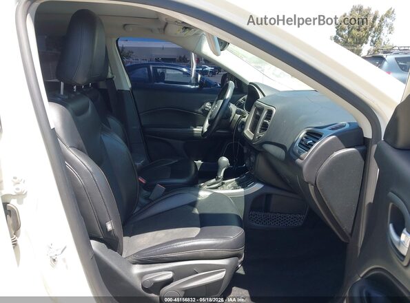 3C4NJDBB0HT681722 2017 JEEP NEW COMPASS White Widok wnętrza z przodu