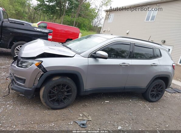 3C4NJDBB0KT601469 2019 JEEP COMPASS Silver Widok wnętrza 360 stopni