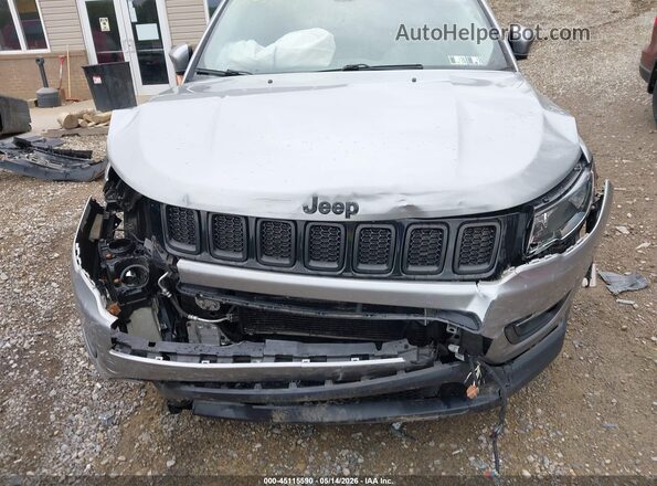 3C4NJDBB0KT601469 2019 JEEP COMPASS Silver Widok z przodu