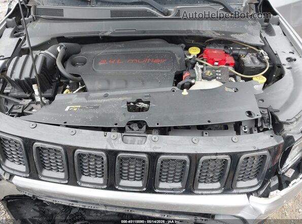 3C4NJDBB0KT601469 2019 JEEP COMPASS Silver Widok z tyłu