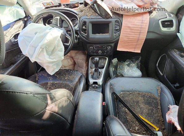 3C4NJDBB0LT204149 2020 JEEP COMPASS Green Вид панелі приладів