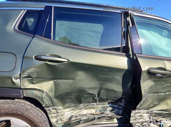 3C4NJDBB0LT204149 2020 JEEP COMPASS Green Вид задньої частини салону