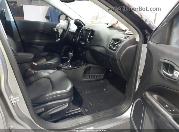 3C4NJDBB1KT598775 2019 JEEP COMPASS Silver 