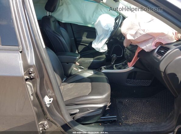 3C4NJDBB1KT647229 2019 JEEP COMPASS Серый Вид салона спереди