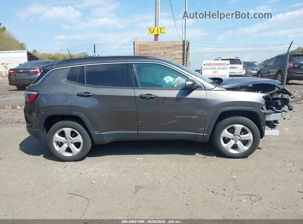 3C4NJDBB1KT647229 2019 JEEP COMPASS Серый Вид задней части салона