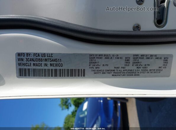 3C4NJDBB1MT544511 2021 JEEP COMPASS White Vista del compartimento del motor