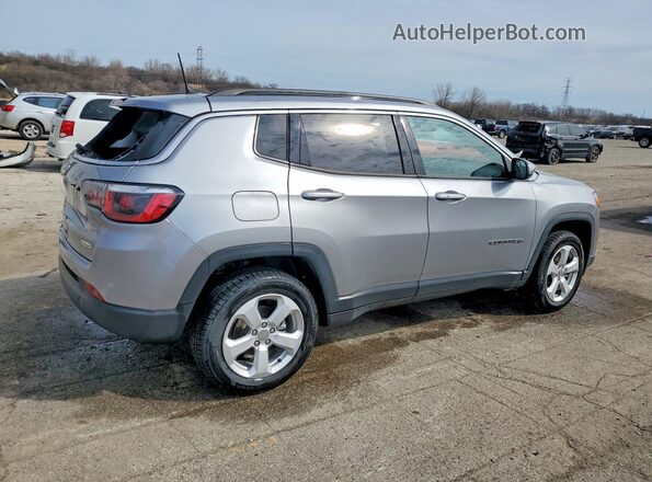 3C4NJDBB2JT255682 2018 JEEP COMPASS Silver 