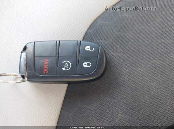 3C4NJDBB2JT373408 2018 JEEP COMPASS Red Vista del salpicadero