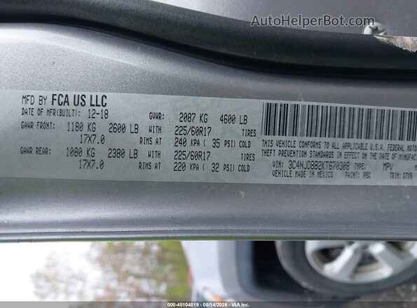 3C4NJDBB2KT670308 2019 JEEP COMPASS Silver ძრავის განყოფილების ხედი