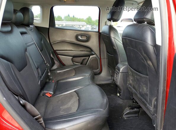 3C4NJDBB2KT696312 2019 JEEP COMPASS Red უკანა სალონის ხედი