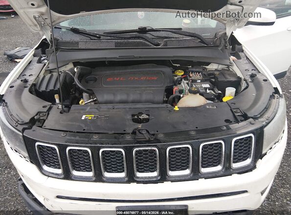 3C4NJDBB3JT175808 2018 JEEP COMPASS White Rear view