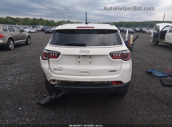 3C4NJDBB3JT175808 2018 JEEP COMPASS White 