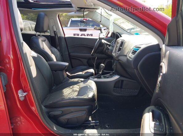 3C4NJDBB3JT435642 2018 JEEP COMPASS Red წინა სალონის ხედი