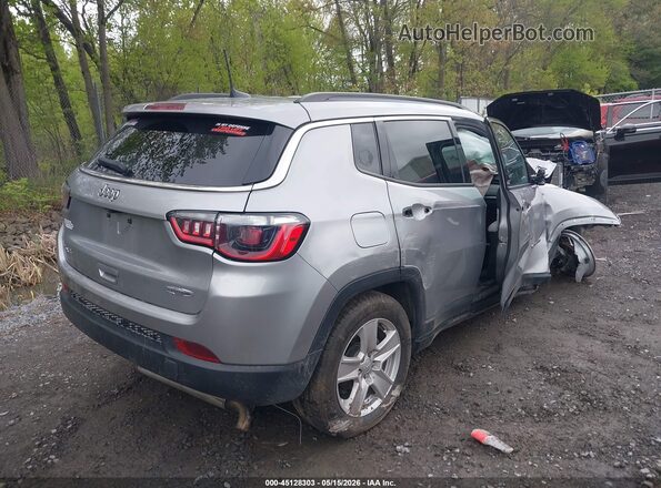 3C4NJDBB3NT131555 2022 JEEP COMPASS Silver Trasero derecho