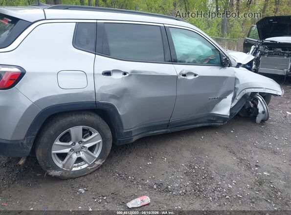 3C4NJDBB3NT131555 2022 JEEP COMPASS Silver Vista frontal