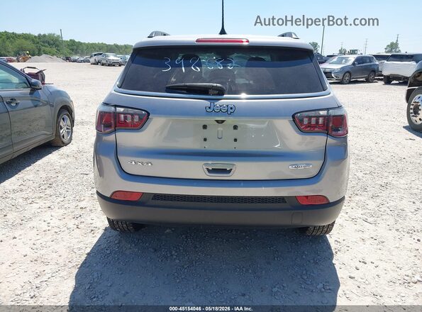3C4NJDBB4JT398682 2018 JEEP COMPASS Silver 