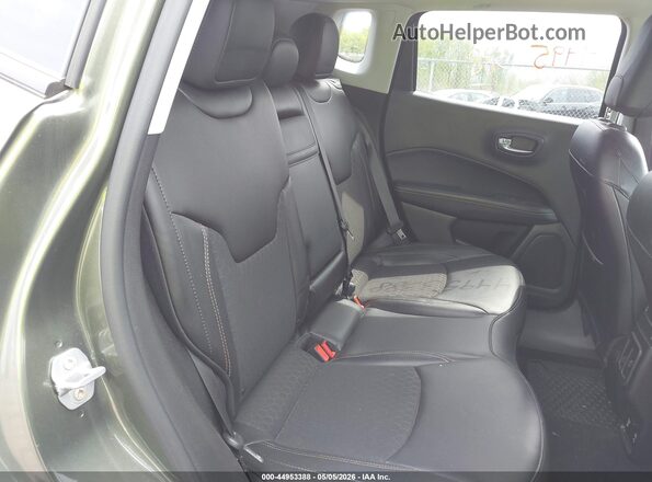 3C4NJDBB4KT840359 2019 JEEP COMPASS Green Vista de la etiqueta del VIN