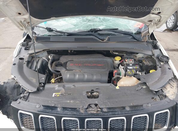 3C4NJDBB5JT131275 2018 JEEP COMPASS White Вид ззаду