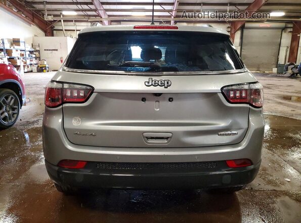 3C4NJDBB5JT454662 2018 JEEP COMPASS Silver Հետևի տեսք