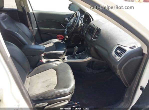 3C4NJDBB5KT839043 2019 JEEP COMPASS White Вид салону спереду
