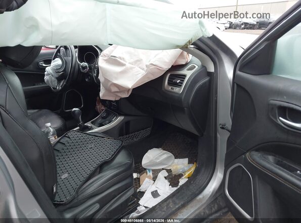 3C4NJDBB5MT515982 2021 JEEP COMPASS Серебряный Вид салона спереди
