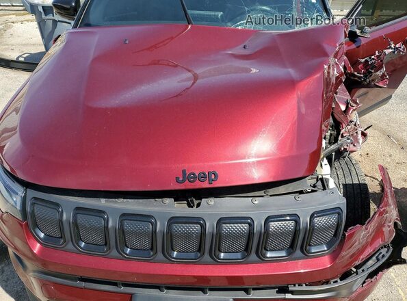 3C4NJDBB5NT165951 2022 JEEP COMPASS Burgundy ძრავის განყოფილების ხედი