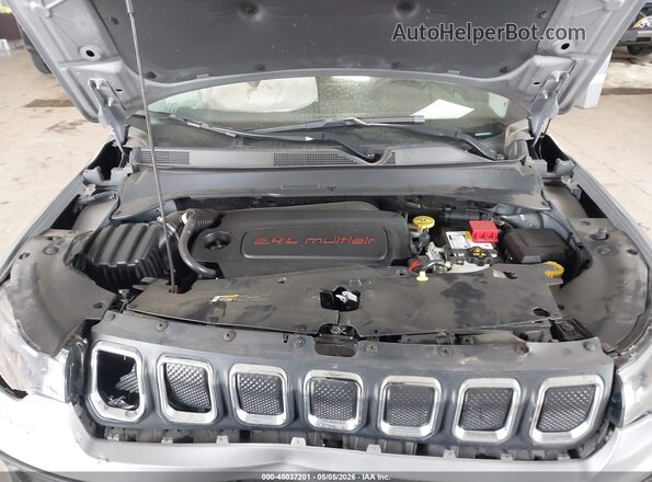 3C4NJDBB5NT216848 2022 JEEP COMPASS Silver Rear view