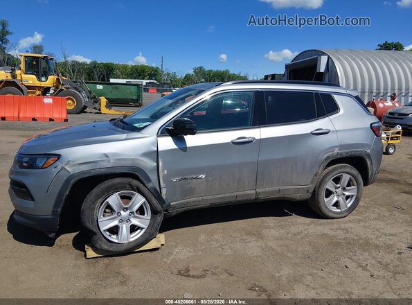 3C4NJDBB5NT230510 2022 JEEP COMPASS Silver Вид спереду